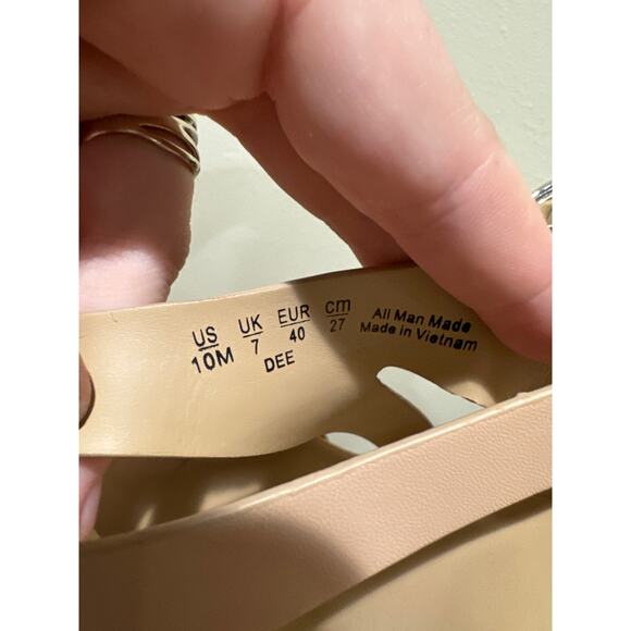 Naturalizer Heels - Picture 7 of 8